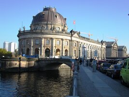 Ostrov muzeí působí ovšem důstojněji