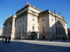 a zde slavná berlínská opera