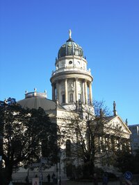 Veseleji je na Gendarmeriemarkt (Platz der Akademie)