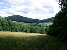 Sestup z Bradla do vsi Košiariska