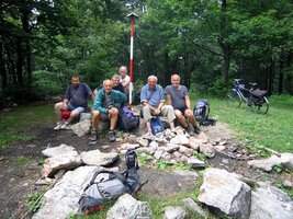 Kompletní výprava na vrcholku Inovce