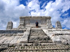 Bradlo nebo Teotihuacán ? (i ty mraky...)