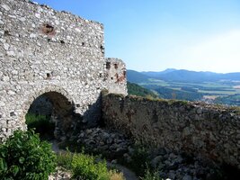 Pohled na vrch Vysoká z Plaveckého hradu