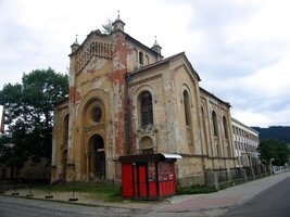 A trochu zpustlá synagoga