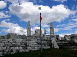 Štefánikova mohyla na vrchu Bradlo