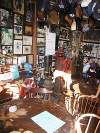 Ostatně se tu upil k smrti i spisovatel