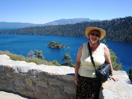 O kus dále nad Emmerald Bay