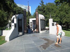 Tady se Pavel klaní před pietou vietnamské války