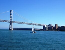 stejně jako jeho mosty