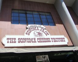 Inzerují to i na místní sýrárně