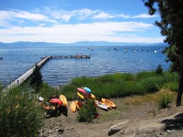 Kolem něj se to jen hemží letovisky: