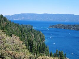 že Lake Tahoe je nejmodřejším jezerem naší planety
