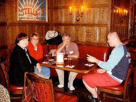 Jdeme si proto raději dát dopolední žejdlík piva