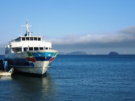 - letovisku s přístavem výletních lodí