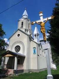až ke kostelu ve vsi Bogdan