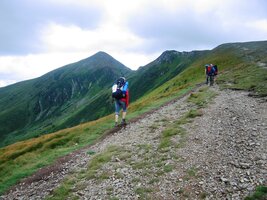 čelem k nejvyšší hoře Ujrajiny - Hoverla (ta vzadu)
