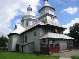 a tento půvabný kostel