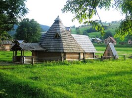 A tak jsme "doma" v Lazovščině šli raději do koliby,
