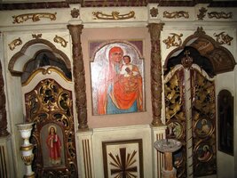 s pravoslavným interiérem, jak vidno...