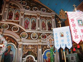 a ikonami se to tu jen hemží