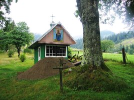 dřevěný a mnohem starší