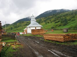 K novému pravoslavnému kostelu je cesta zarúbaná