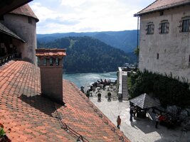 chaos na dolním nádvoří