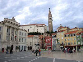 a tady i s budovou radnice