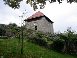 a také ruiny dvou hradů