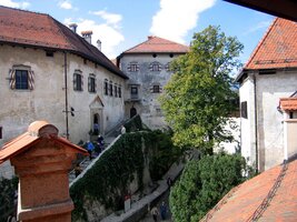 i stěny hlavního paláce