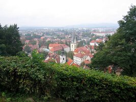 Po cestě jsou skvostné výhledy na město