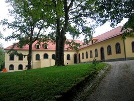 Vedle se buduje muzeum honitby