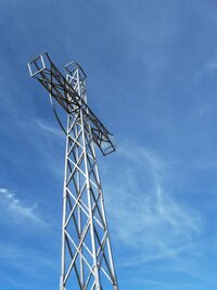 Křesťanský symbol vévodí jejímu vrcholu