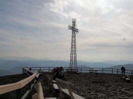 Ještě poslední pohled zpět a pozdrav: "Dobro došli, Tarnica!"