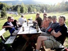 V podvečer stále svítilo a hřálo slunce,