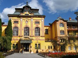 mi trochu připomínal Casino z Monte Carla