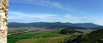 a s kulisou hřebene pohoří Branisko v pozadí