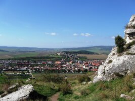 Pohled na Spišské Podhradie je odtud málem letecký