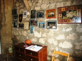 Odtud pochází i bájný kříž "tau" - Cruz del Peregrino