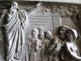 s ponurým, ale nádherným interiérem