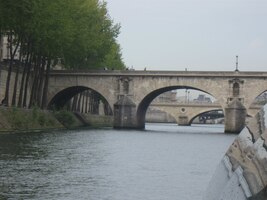 kolem ostrůvku Ile Saint Louis