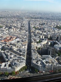 Takhle vypadá Paříž z věže Montparnasse,