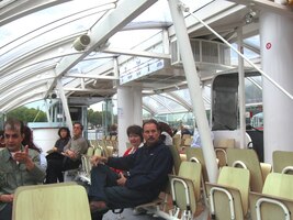 a takhle to vypadá na lodi. Je krytá, hurá!