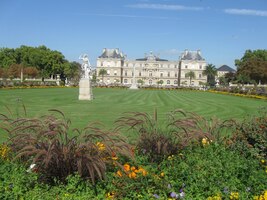 Na konci třídy l´Observatoire stojí palác Palais de Luxembourg