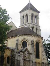 Od Sacre Coer jsme chodili kolem kostelíka St.Pierre