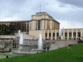 i soustavy fontán pod rampou