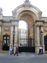 Však zde, v Elysejském paláci dlouho působil