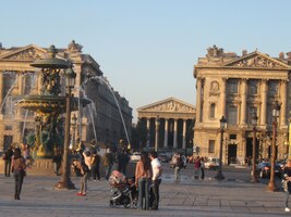 Do pohledu na Madeleine třídou Rue Royale