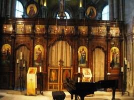 a teprve mnohem později sem řeckokatolická církev přidala ikonostas