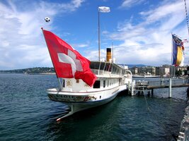 V době fotbalového ME je všude plno vlajek